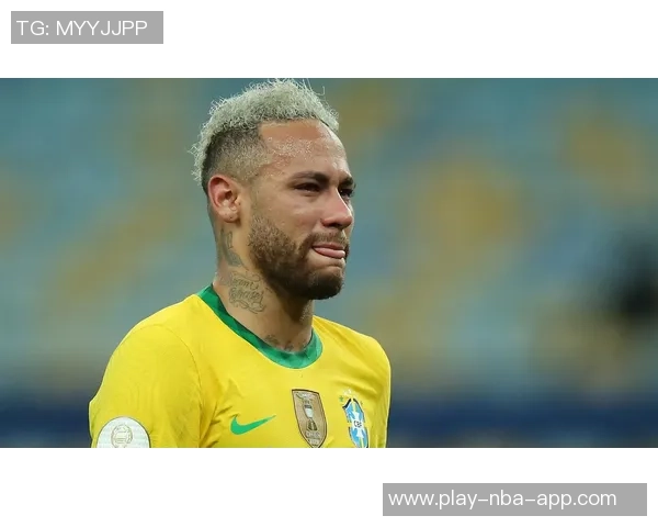 内马尔选择低调风格粉白色LV外套售价4300镑搭配面罩引关注